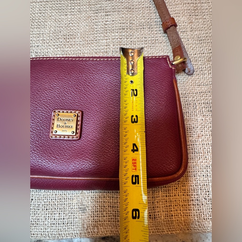 Vibrant Dooney & Bourke raspberry Crossbody purse in excellent condition - Picture 6 of 12